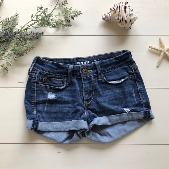 Levi's Pants - Denizen Levi’s Short Shorts